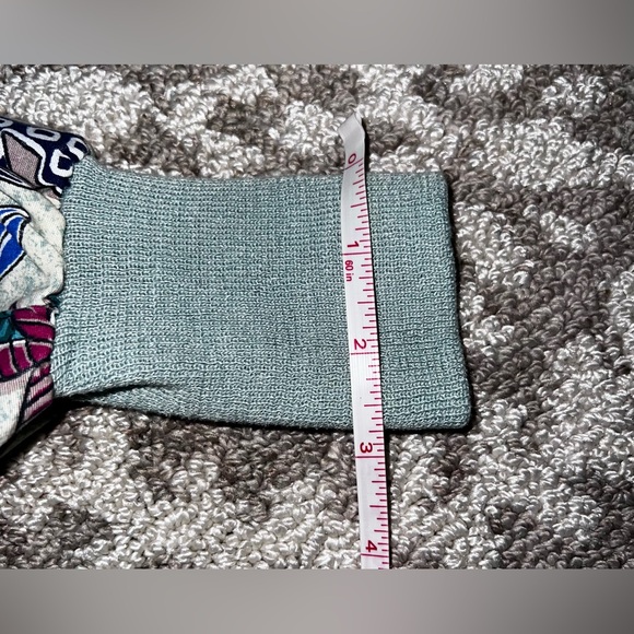 ⭐️Crest Softwear, long sleeve scrub top, size small⭐️Great Condition ⭐️ - Picture 9 of 9